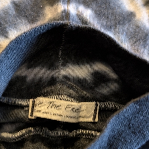 Black White Skeleton Tie-dye Turtle neck Top M - Picture 8 of 9